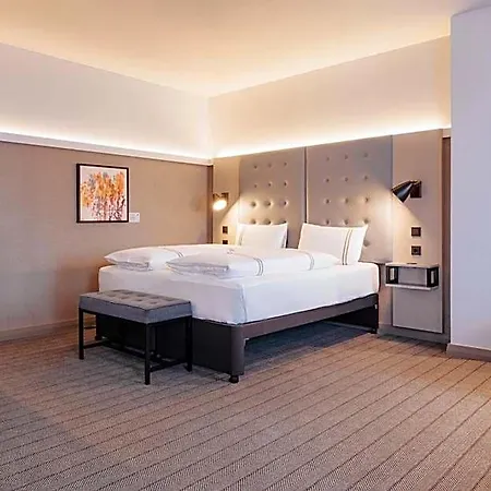 Hotel Premier Mediapark 3*